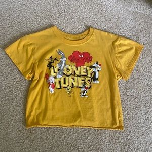 Limited edition looney tunes t shirt (XS)